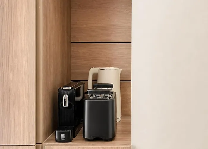 Near Mrt I Workspace And Kitchen *