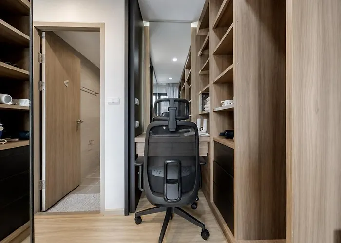 Apartment Near Mrt I Workspace And Kitchen Bangkok