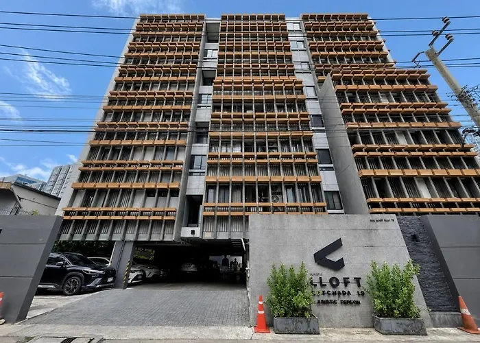 Near Mrt I Workspace And Kitchen Apartment