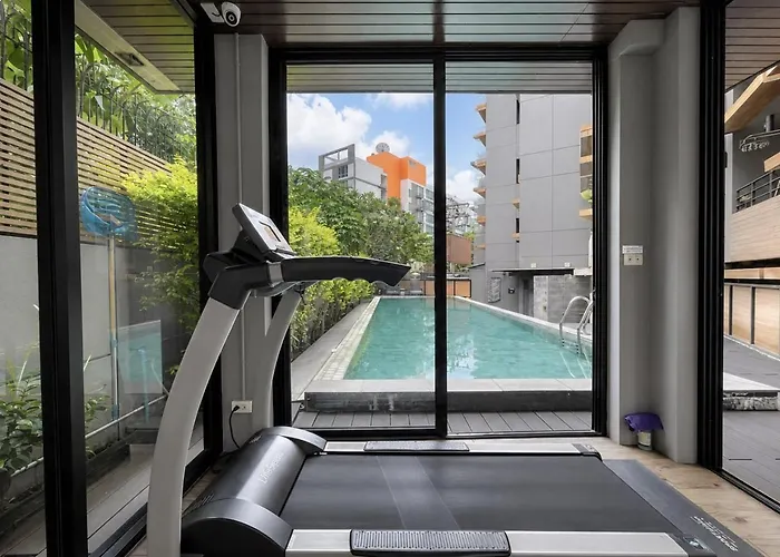 Near Mrt I Workspace And Kitchen Apartment