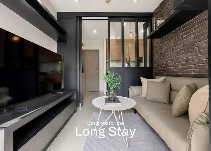 Apartment Near Mrt I Workspace And Kitchen Bangkok